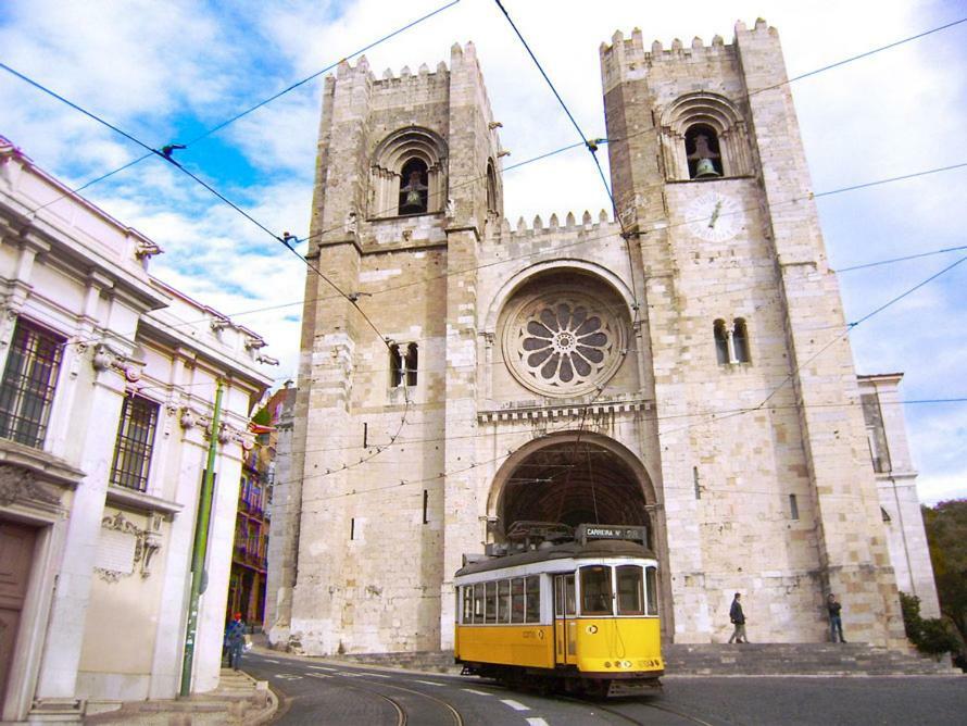 Brand New And Cozy Alfama Experience Lisbon